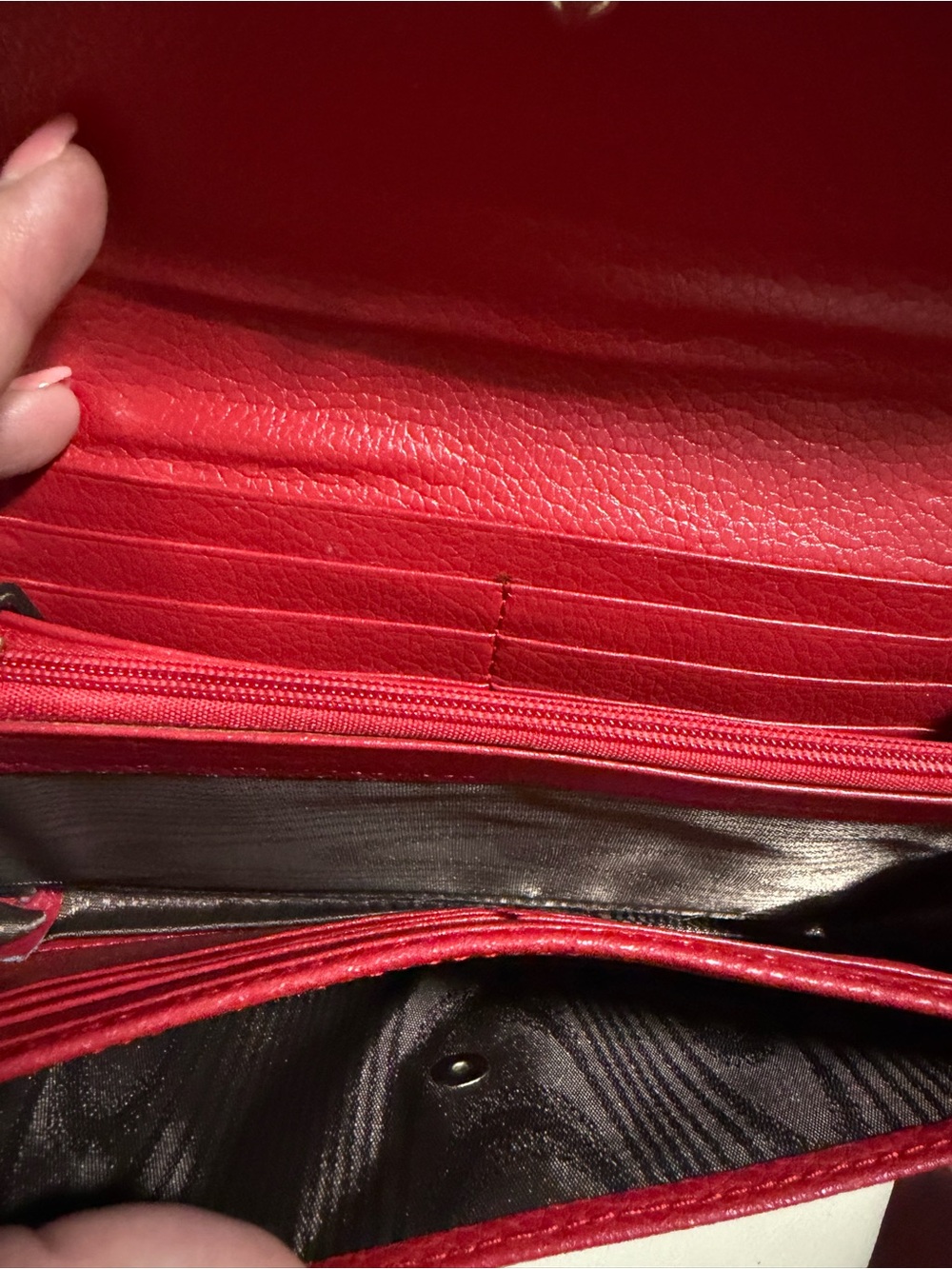 Gucci Red Leather Continental Wallet with Cat Patch and Gold Double G - Picture 3 of 10